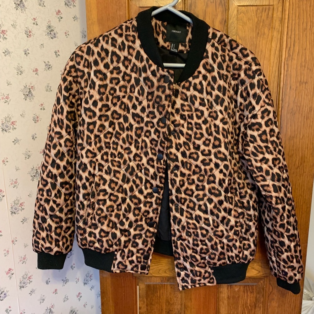 Forever 21 leopard print bomber jacket size s